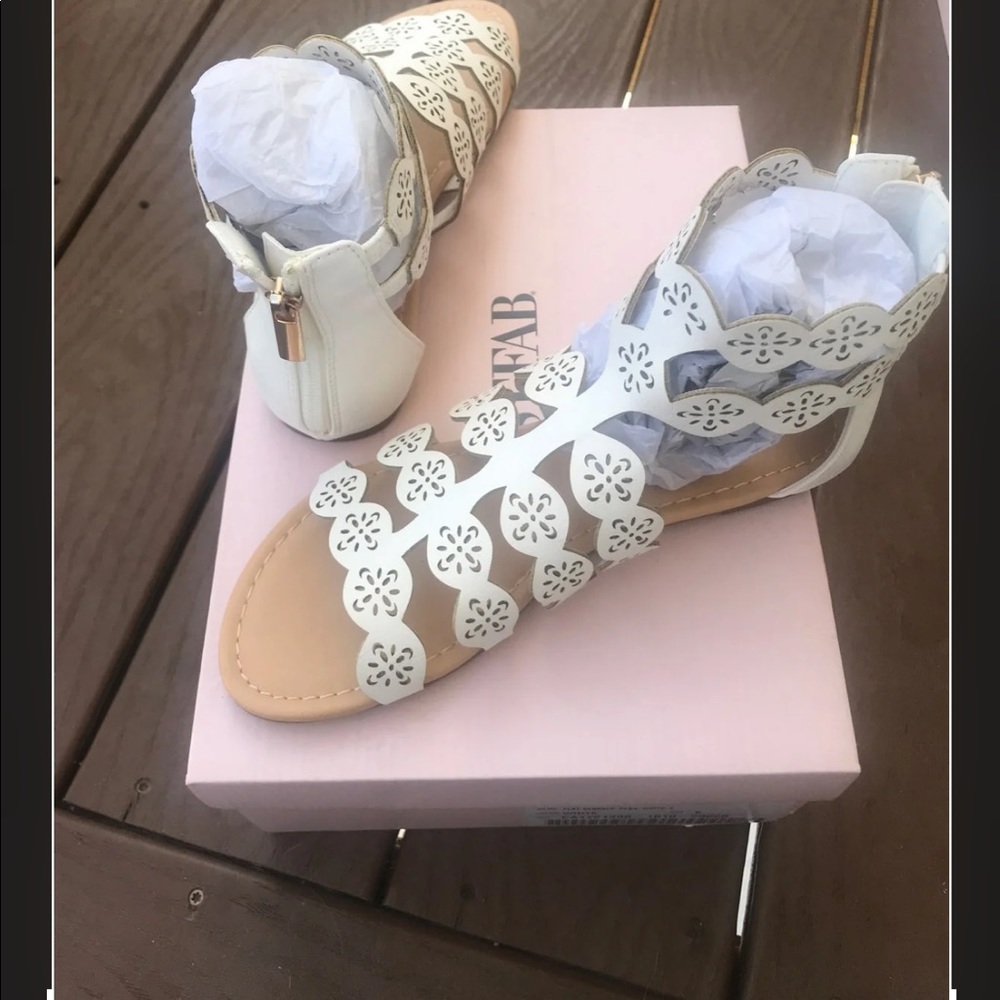 Sandals - Picture 2 of 3